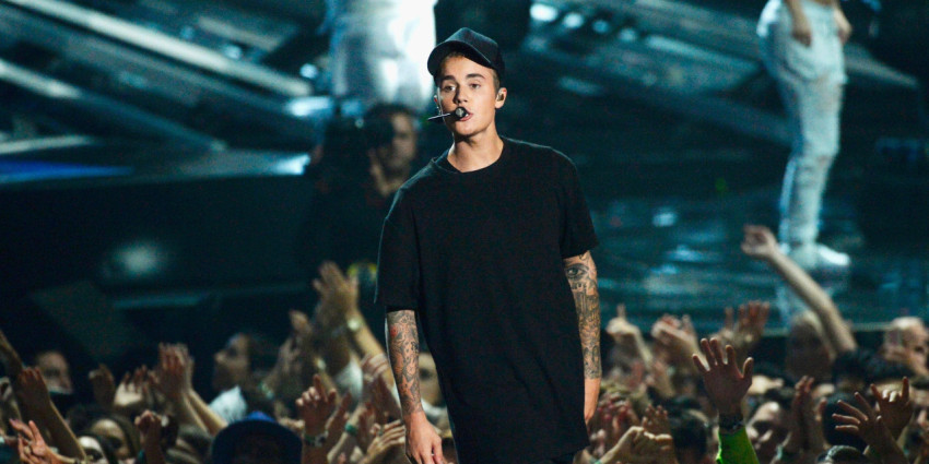 Justin Bieber desktop concert image free