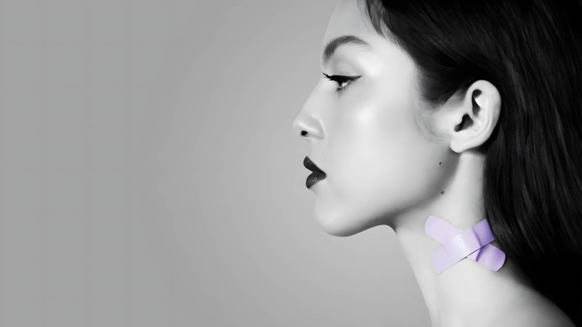 Stunning Olivia Rodrigo B&W 4K Desktop Wallpaper