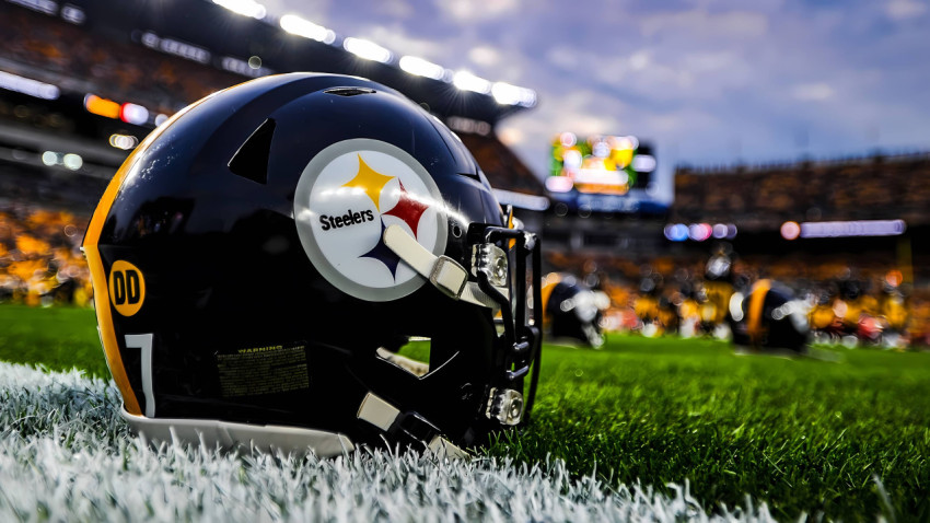 Pittsburgh Steelers Helmet Wallpaper in 4K For Desktop