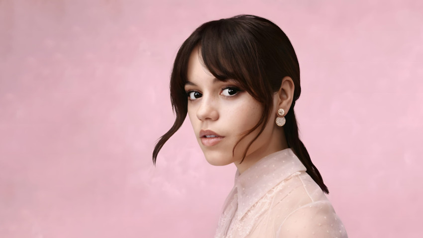 Jenna Ortega Zoomed In Face Image