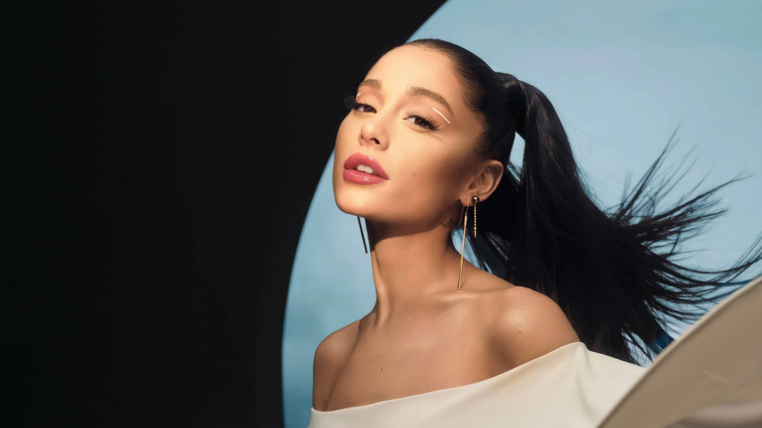 Ariana Grande desktop wallpaper for PC