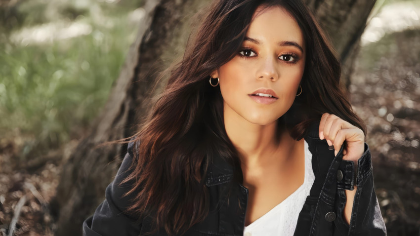 Jenna Ortega Chill Vibes Wallpaper
