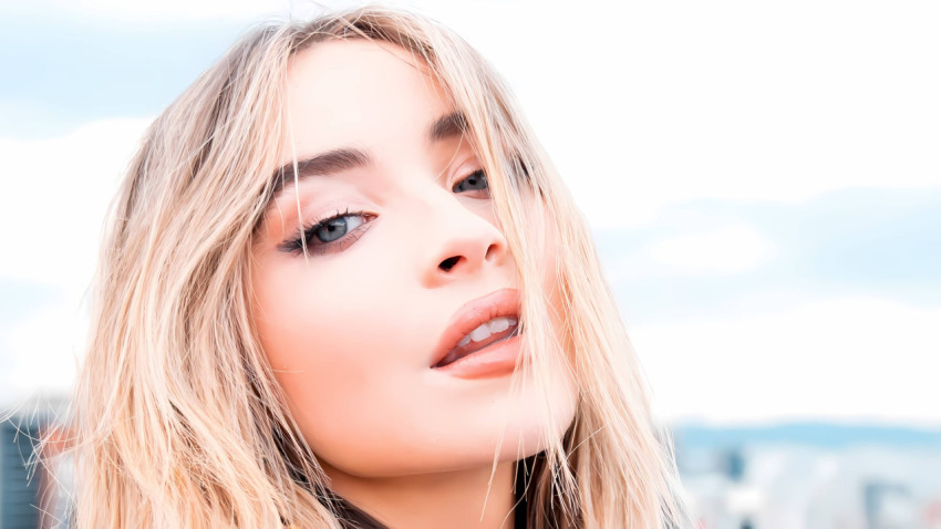 Sabrina Carpenter Happy PC Photo