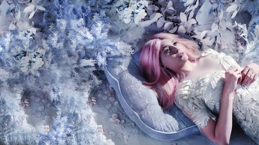 Elizabeth Olsen desktop wallpaper new pic