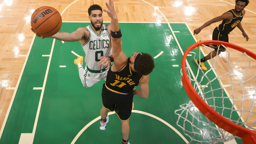 Cool Jayson Tatum Court Wallpaper