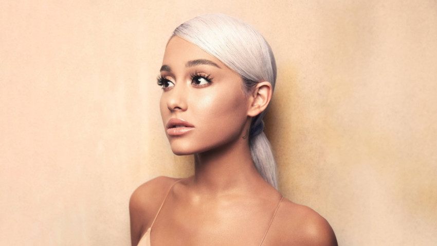 Ariana Grande desktop image collection