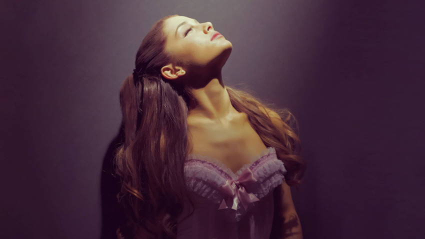 Ariana Grande popular desktop wallpaper
