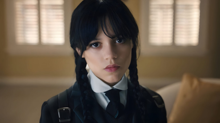 Jenna Ortega Zoom Face Desktop Pic