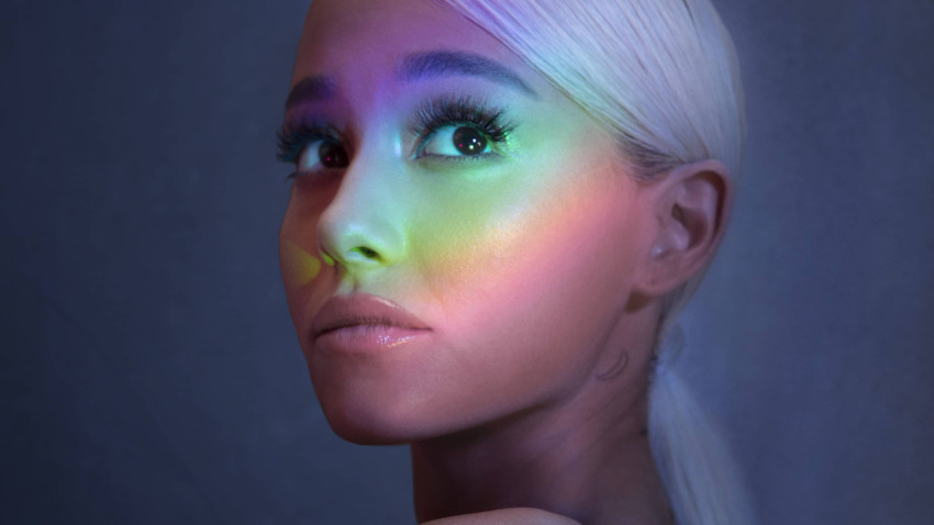 Ariana Grande perfect desktop picture