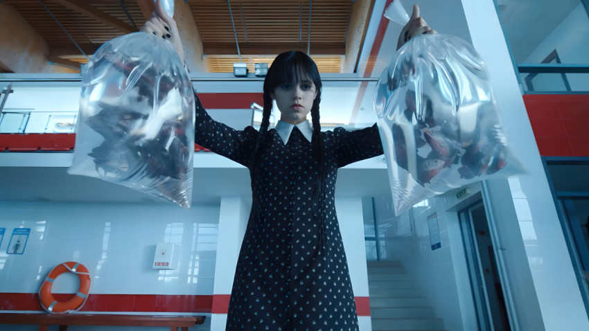 Jenna Ortega Desktop Glowing Image