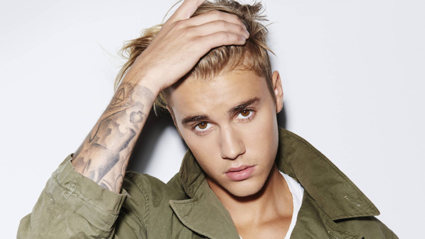 Justin Bieber desktop wallpaper close view