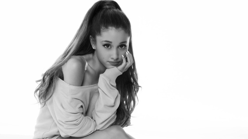 Ariana Grande desktop image simple style