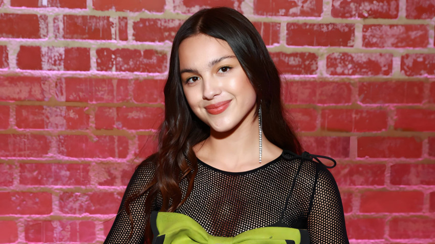 Olivia Rodrigo Desktop Wallpaper 4K