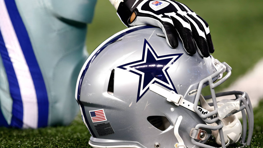4K Dallas Cowboy Helmet Wallpaper for True Fans