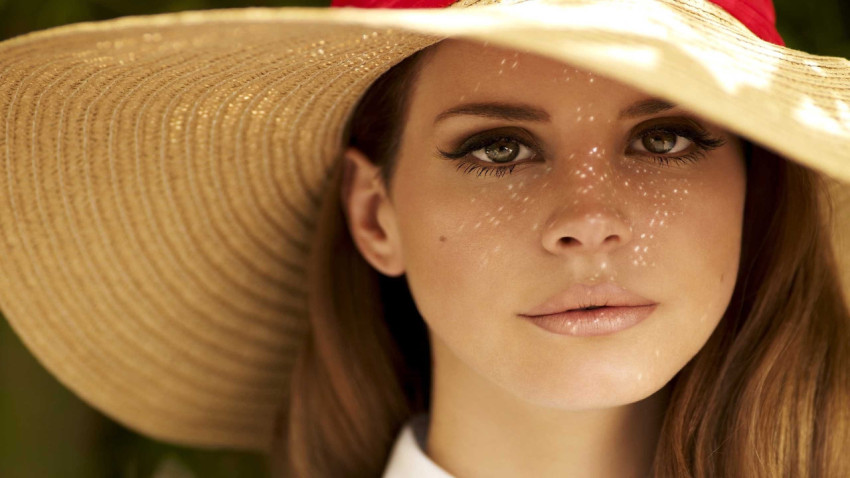 Perfect Lana Del Rey with Cap Image for Your Desktop