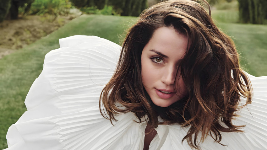 Beautiful Ana de Armas Photo for Your Desktop Background