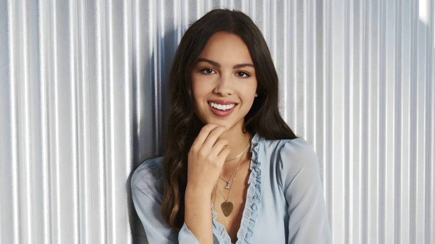 Olivia Rodrigo Close Up Desktop Photo 4K