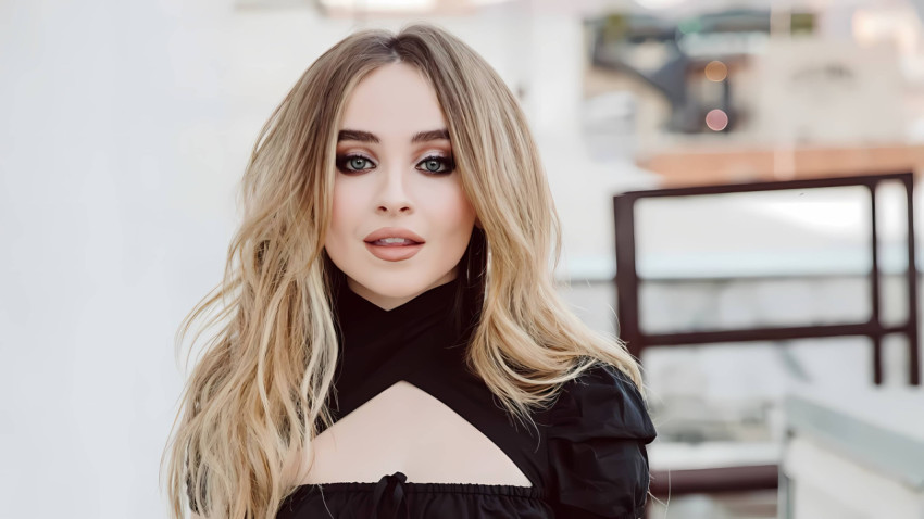 Sabrina Carpenter Vibes PC Image