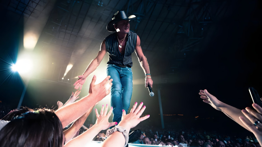 Benson Boone Computer Wallpaper for Desktop Screen