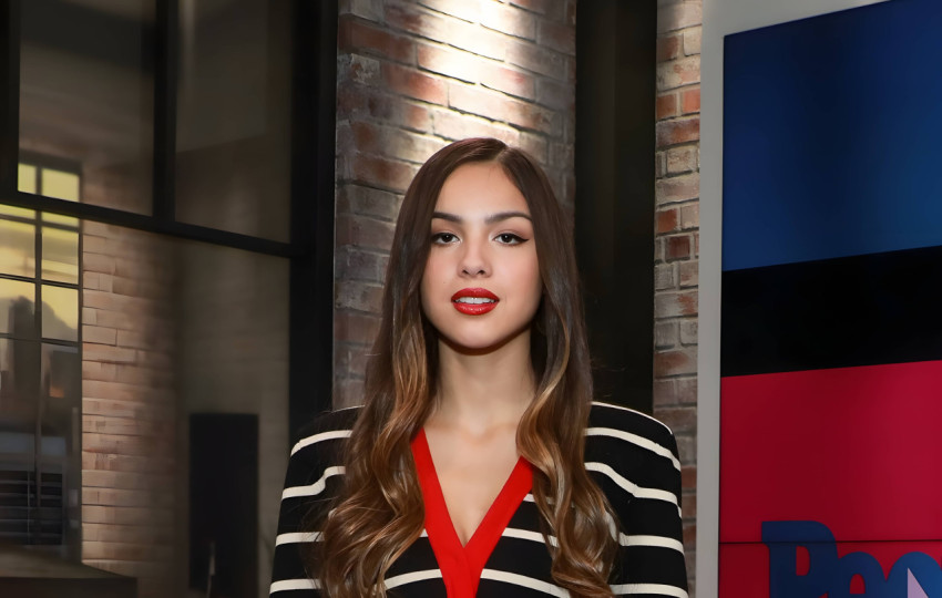 Ultra HD Olivia Rodrigo Desktop Wallpaper