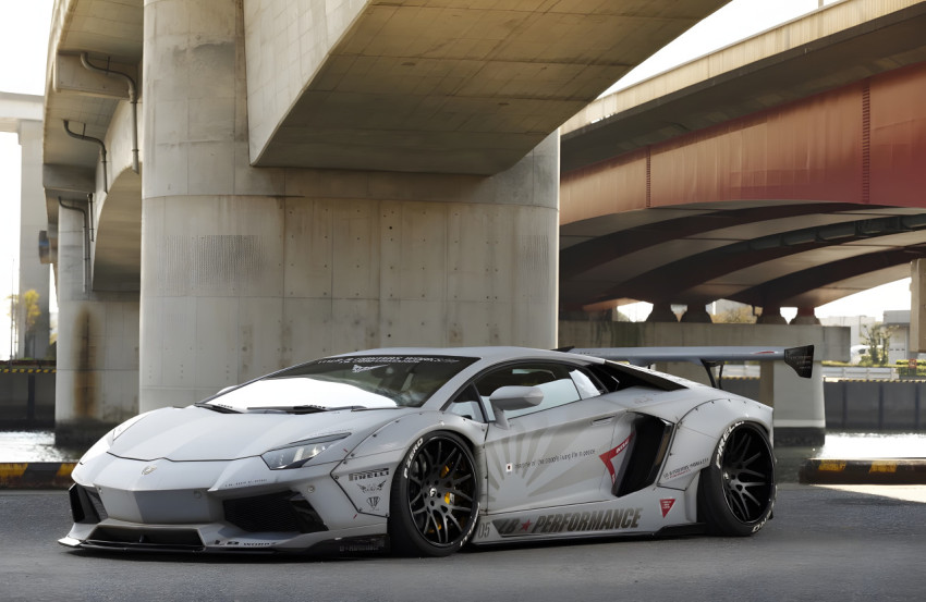 White Lamborghini Picture for Desktop