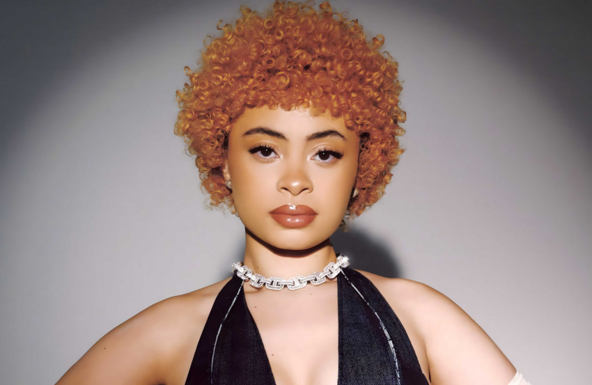 Ice Spice Performance Desktop Wallpaper