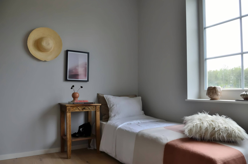 Soft Bedroom Wallpaper for a Peaceful Atmosphere