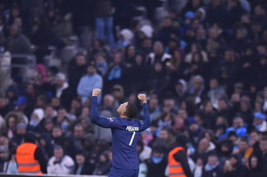 Unique Kylian Mbappé Desktop Wallpaper