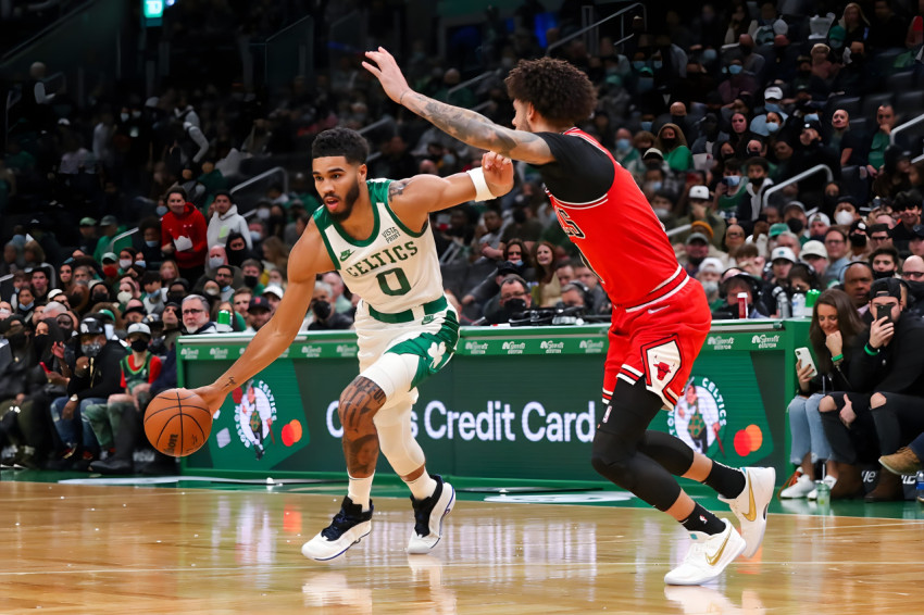 Jayson Tatum Desktop Image in Action