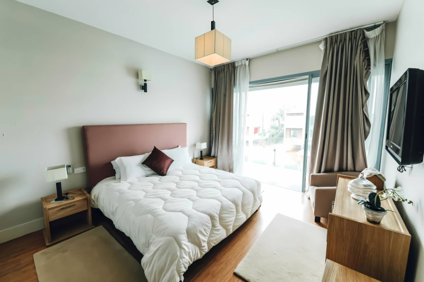 Elegant Bedroom Wallpaper for a Touch of Luxury