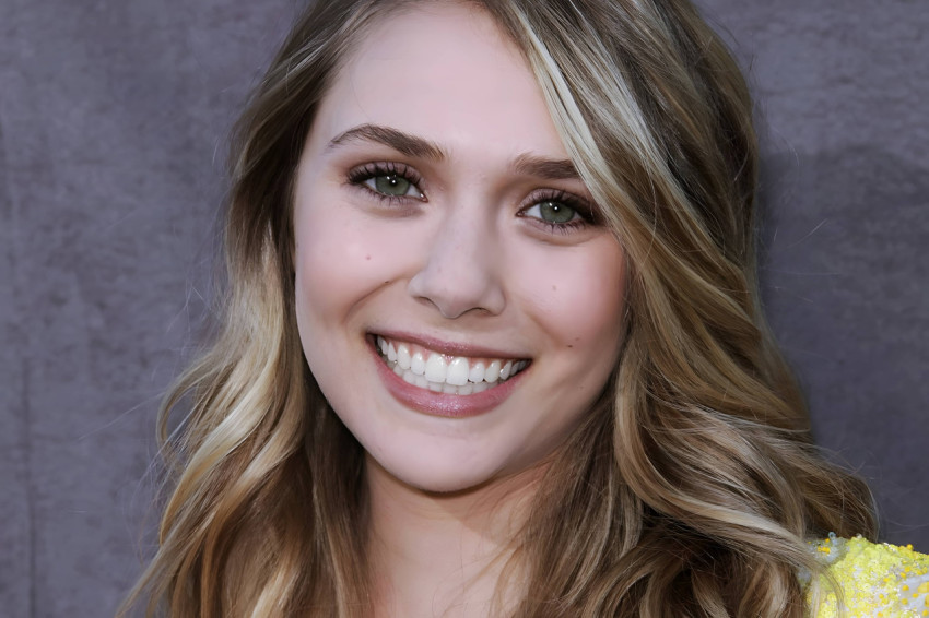 Beautiful Elizabeth Olsen desktop picture