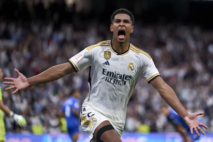 Jude Bellingham Action Shot Desktop