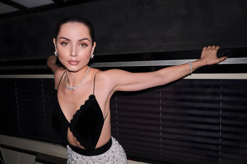 High Quality Ana de Armas Wallpaper for Desktop