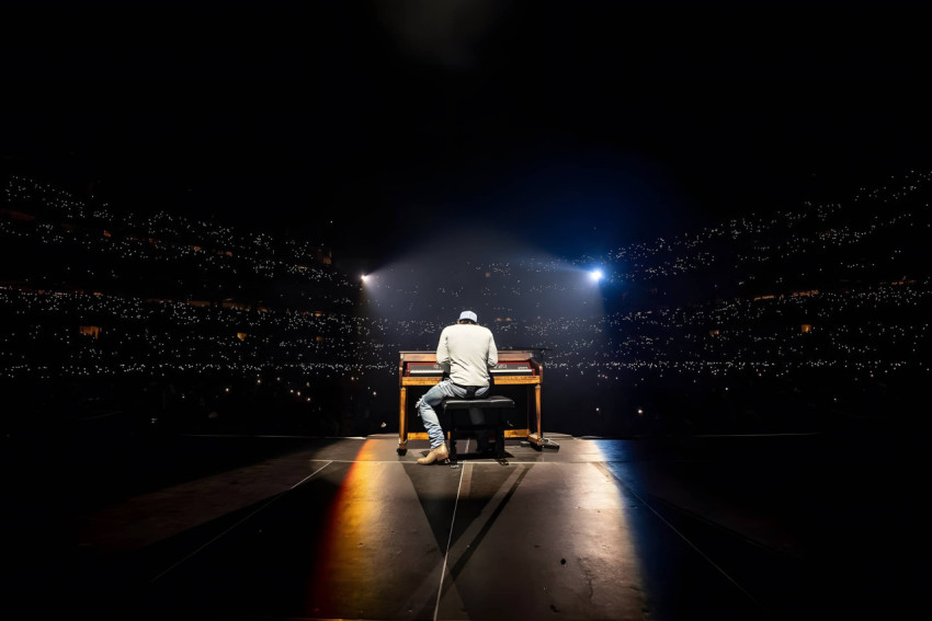 Download Beautiful Morgan Wallen Desktop Image Today