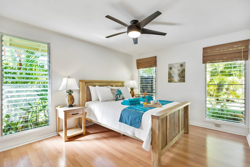 Elegant Bedroom Wallpaper for Sophisticated Rooms