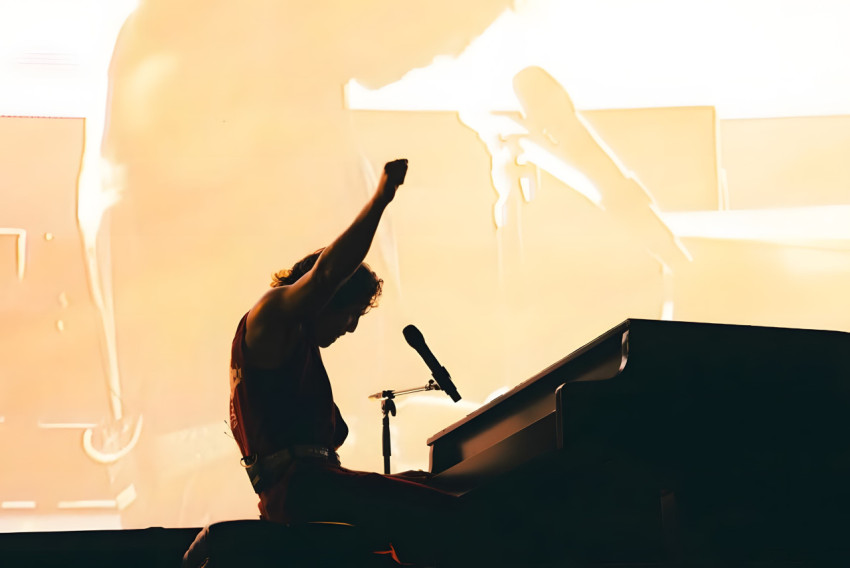 Benson Boone HD Desktop Wallpaper for PC