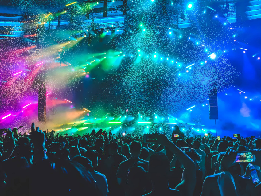 Top Colorful Concert Desktop Picture to Personalize Your Device 4K