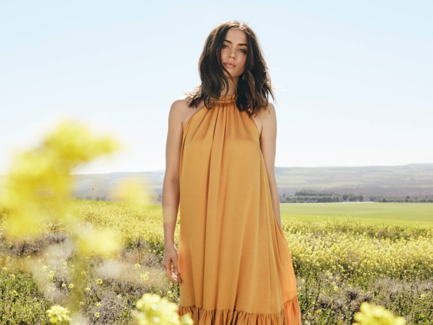 4K Ana de Armas Wallpaper for Your PC Screen