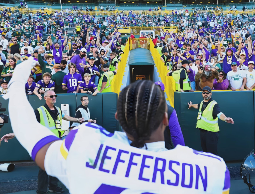 Gorgeous Justin Jefferson Football 4K Wallpaper to Enjoy