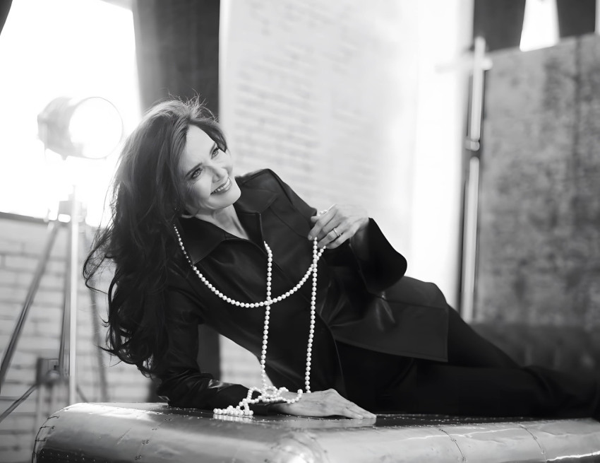 Amazing Lynda Carter Desktop Wallpaper in 4K