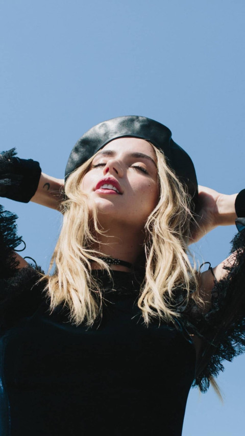 Gorgeous Ana de Armas Wallpaper for Your Phone