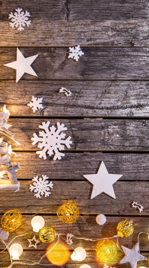 Elegant Christmas Wreaths Image for Holiday Spirit