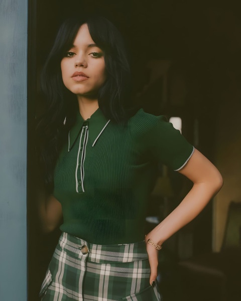 Jenna Ortega Best Phone Photo