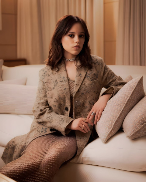 Jenna Ortega Natural Beauty Pic