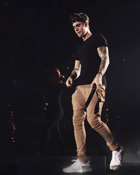 Stylish Justin Bieber mobile background HD