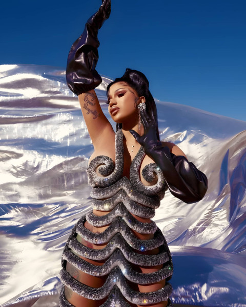 Chic Cardi B Mobile Background