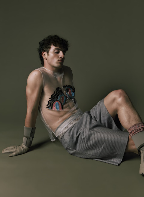 Stunning Benson Boone iPhone Wallpaper to Download