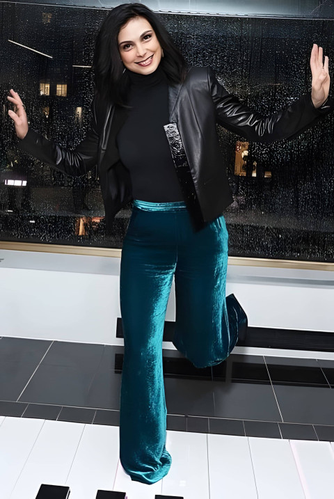 Morena Baccarin Smile Face Phone Wallpaper Collection 4K