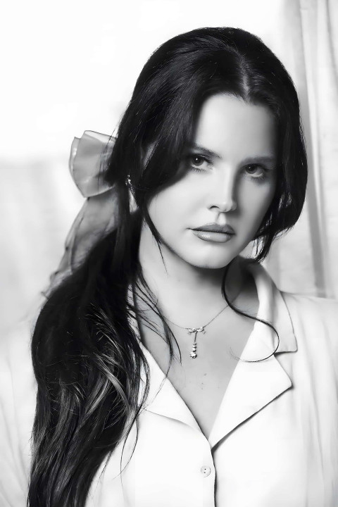 High Resolution Lana Del Rey Black & White Image Collection for Phone