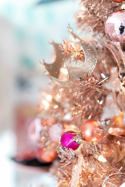 Peaceful Holiday Snow Christmas Wallpaper for Relaxation